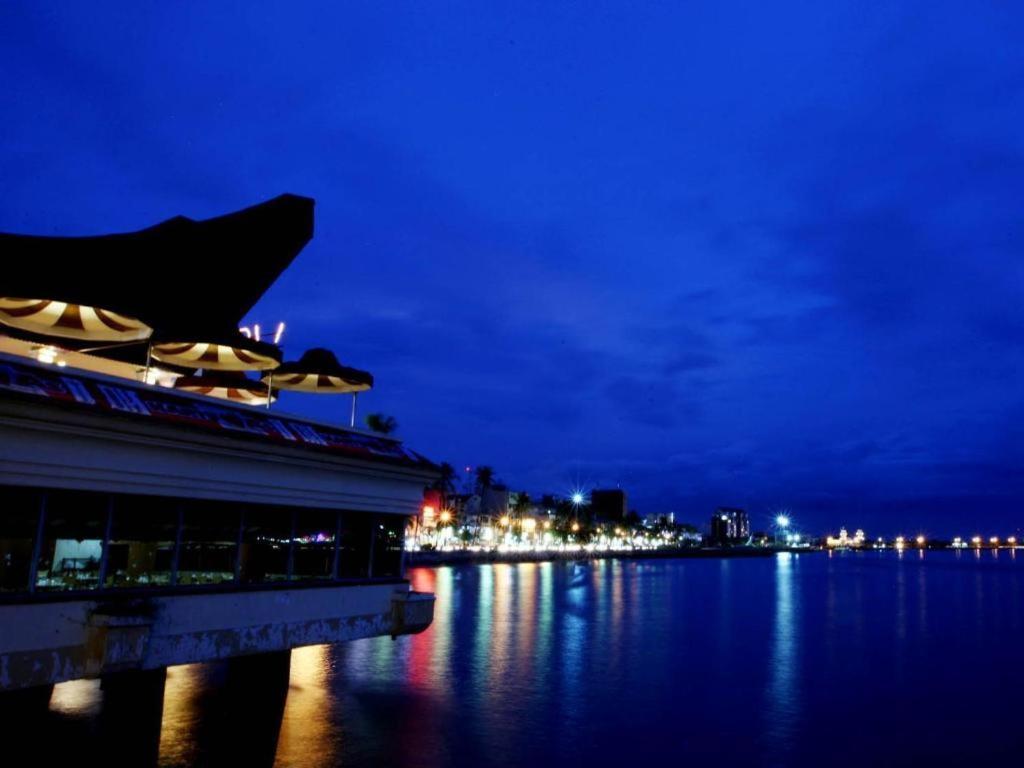 Makassar Golden Hotel Dış mekan fotoğraf